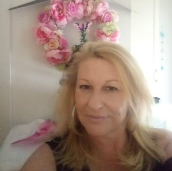 Meet your Posher, Susan - Picture 2 of 5